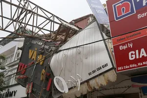 Chùm ảnh: Hiện trường vụ sập cần cẩu tuyến metro Nhổn - Ga Hà Nội