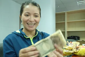 Clip: Nghe chị Hồng ve chai chia sẻ về những dự định tương lai