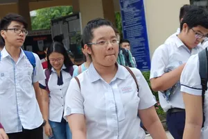 Clip đề Hóa học khó khiến thí sinh ‘méo mặt’