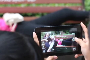 Đăng tải hình ảnh 'khó đỡ' của người nổi tiếng, có phạm luât? 