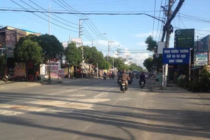 Điều khiển xe máy chạy lấn tuyến, bị xe tải cán tử vong