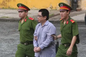 Thư ký tòa lãnh bảy năm tù vì 'chạy án'