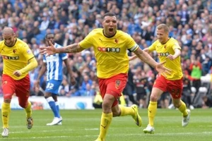 Cầu thủ 'đốt đền' trong trận Watford - M.U khiến... bạn tù thất vọng 