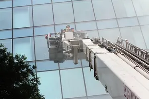 Clip 'giải cứu' tòa nhà Vincom Đồng Khởi bị cháy lớn 