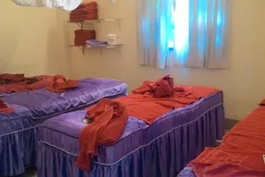 Đại lý mua bán hàng kim khí điện kiêm… massage trị bệnh