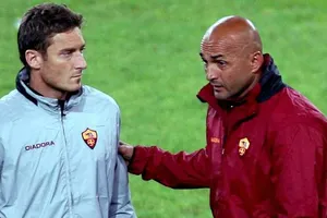 Mối quan hệ giữa Totti và HLV đang 'rạn nứt'
