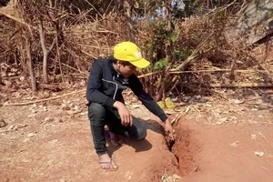 Dân hoang mang vì đất nứt bất thường