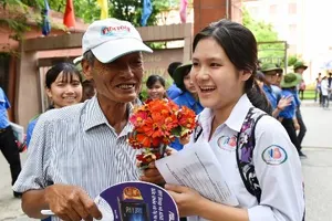 Chuyện 'vui - độc - lạ' trong ngày thi THTP quốc gia 2016