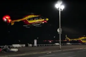 Clip: Hiện trường cấp cứu nạn nhân vụ tấn công ở Pháp