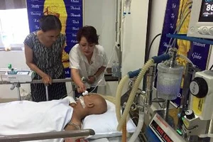 Nghệ sĩ Hán Văn Tình vẫn đang chống chọi 'tử thần'