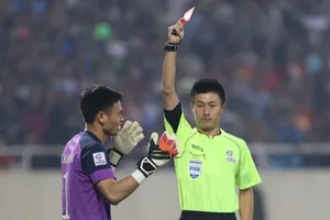 Tình huống dẫn đến thẻ đỏ 'khó hiểu' của Nguyên Mạnh
