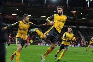 Arsenal ngược dòng không tưởng trước AFC Bournemouth