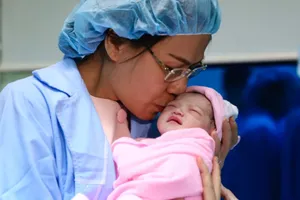 TP.HCM chào đón công dân nhí đầu tiên của năm Đinh Dậu