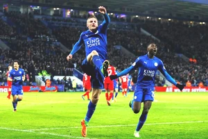 Vardy lập cú đúp, Leicester City đánh bại Liverpool 3-1