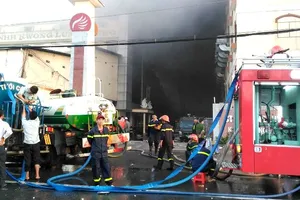 Clip: Hiện trường vụ cháy ở Cần Thơ vào sáng ngày 24-3