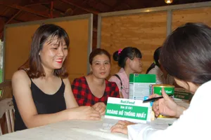 Công nhân Đồng Nai được tư vấn, khám sức khỏe miễn phí