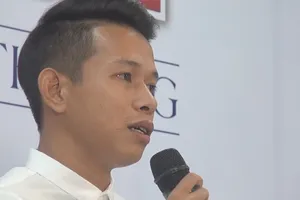 Cầu thủ Anh Khoa ngấn lệ khi nói về bóng đá bạo lực