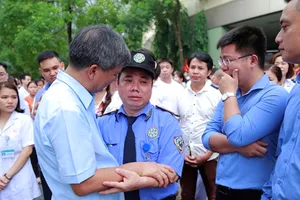 GS Nguyễn Anh Trí nghỉ hưu, nhân viên bệnh viện nói gì?