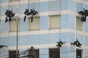 Clip: Cảnh sát diễn tập chống khủng bố, bảo vệ APEC 