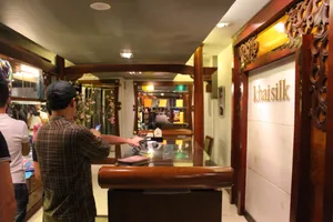 Chi cục QLTT Hà Nội kiểm tra cửa hàng Khaisilk