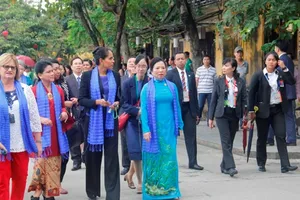 Phu nhân lãnh đạo các nền kinh tế APEC thăm Hội An