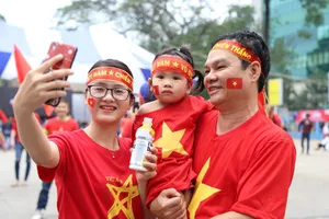 Hàng ngàn CĐV 'tiếp sức' cho đội tuyển U23-Việt Nam