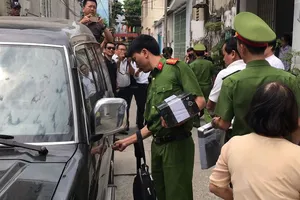 Công an hoàn tất việc khám xét nhà ông Trần Văn Minh