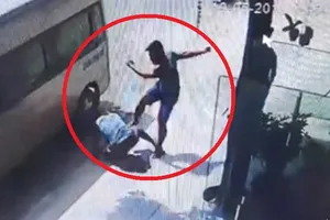 Tài xế bị đánh vì nghi không đưa khách vào khách sạn