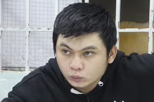 Vụ giết bạn gái, phi tang: Nghi can nằm ôm thi thể 8 tiếng