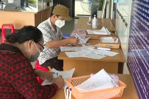 Hưởng bảo hiểm xã hội 1 lần, nhiều người suy nghĩ “ôm tiền cho chắc”