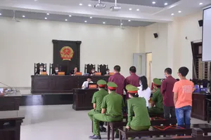 Lưu hành tiền giả, sáu đối tượng lãnh án 54 năm tù