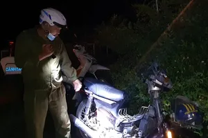 Tìm người đàn ông bỏ xe máy, nhảy cầu Rạch Miễu