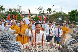 Tổ chức lễ tưởng niệm các Anh hùng liệt sỹ