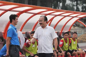 Bầu Thắng có muốn quà ý nghĩa trong ngày trở lại dự khán sân Tân An