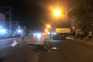 Xe tải va chạm xe máy trước cổng UBND phường, khiến một người tử vong