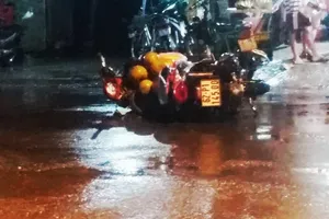 Va chạm giữa xe tải và xe máy khiến 1 người tử vong