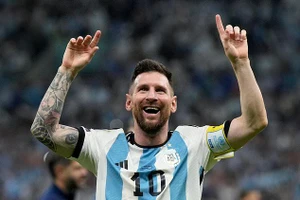 Messi vui mừng trước chiến thắng Hà Lan