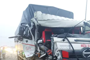 2 vụ tai nạn liên tiếp, cao tốc TP.HCM - Trung Lương ùn ứ hơn 5km