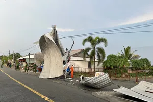 83 căn nhà ở Tiền Giang bị tốc mái
