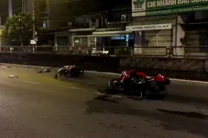 Mô tô phân khối lớn va chạm với xe máy, khiến 1 người tử vong