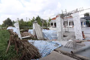 Long An công bố tình huống khẩn cấp ở hai vụ sạt lở bờ Sông Vàm Cỏ Tây và Cần Giuộc 