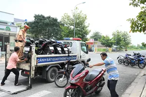 Công an kiểm tra cửa hàng xe máy ở Long An, tạm giữ 13 xe mô tô độ chế