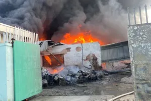 Cháy lớn một công ty sản xuất cơ khí ở Long An