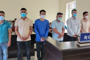 Lãnh án tù vì chém người ở quán karaoke do đi lộn phòng