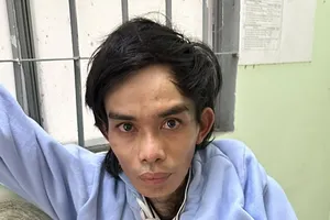 Bắt cặp vợ chồng chuyên trộm xe máy ở huyện biên giới Long An