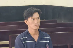 Lãnh 1 năm tù vì khai thác cát trái phép trên sông Tiền