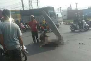 Va chạm với xe tải, người đàn ông đi xe máy tử vong tại chỗ