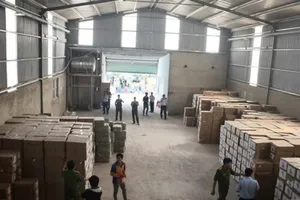 Công an phát hiện nhà kho chứa 49 tấn hàng mỹ phẩm không rõ nguồn gốc 