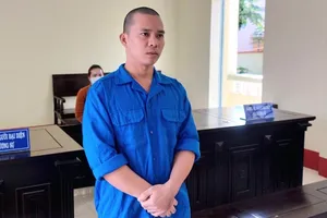 Lãnh án 5 năm tù vì vận chuyển hơn 57.000 bao thuốc lá nhập lậu 