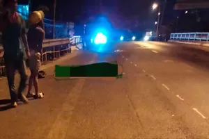 Xe máy tông vào lan can cầu, người đàn ông tử vong tại chỗ